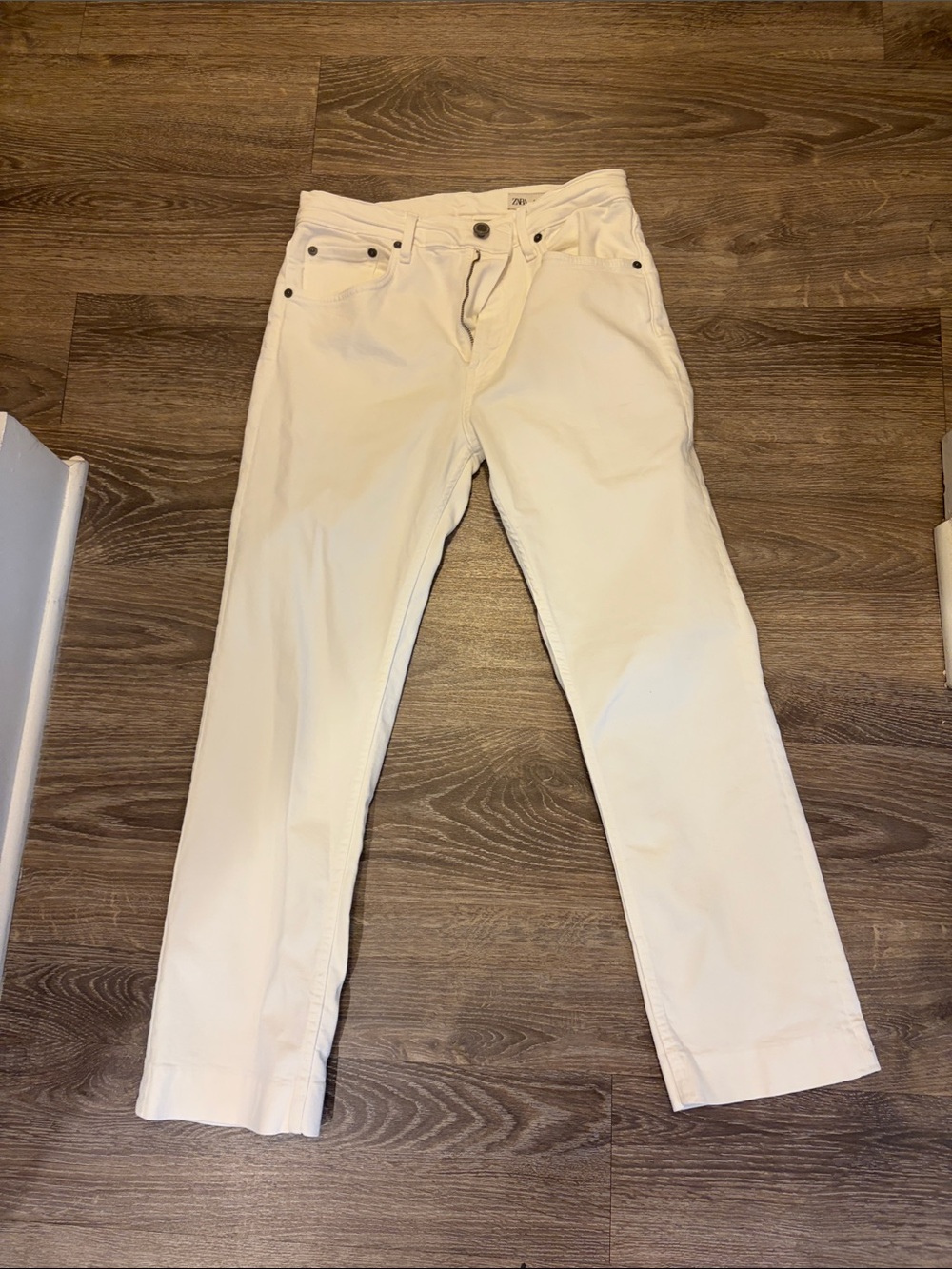 Zara Women's Slim Straight Jeans in Cream